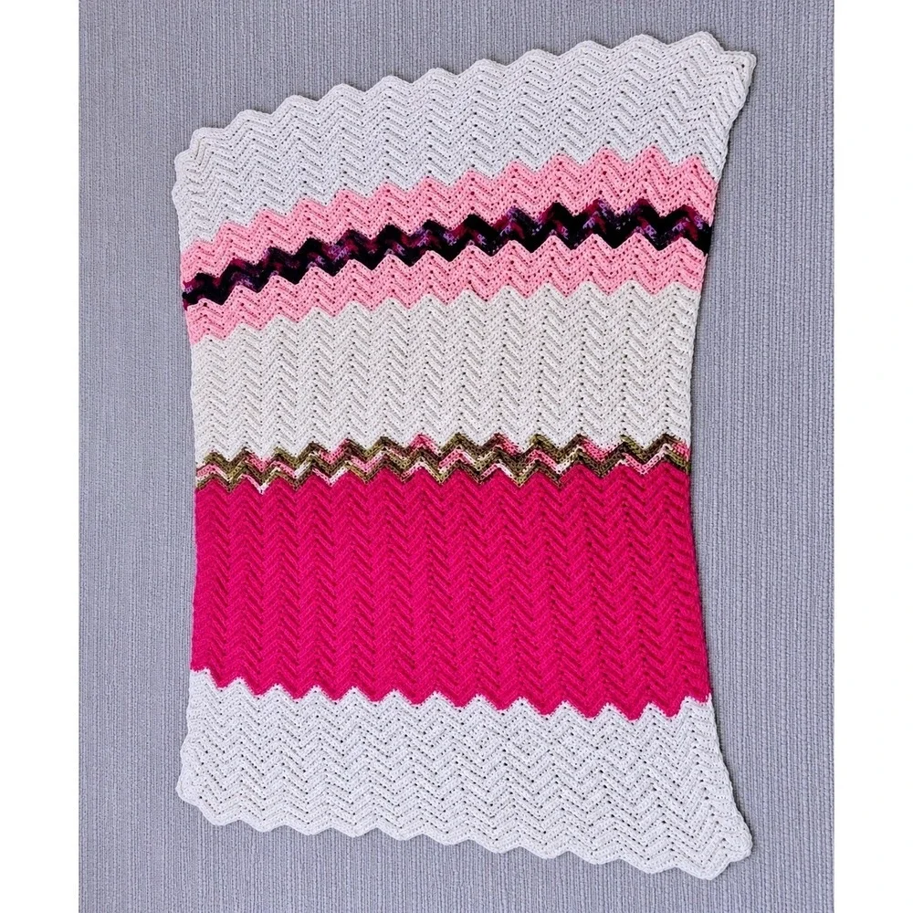 Crochet Throw Blanket Unisex OS Pink Cream Chevron Ripple